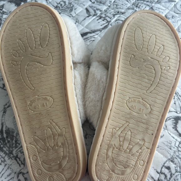 Elegant Pearl Embellished Women's Slippers - Picture 5 of 5